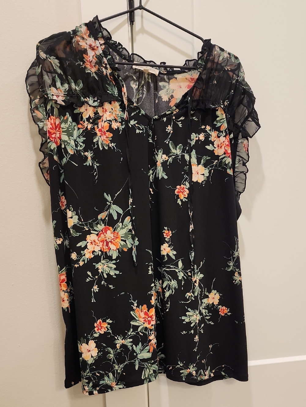 Black Floral Ruffle Sleeve Blouse